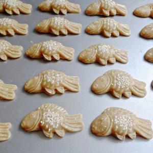 Cách làm bánh Trung thu nướng hình con cá