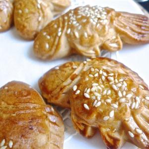 Cách làm bánh Trung thu nướng hình con cá