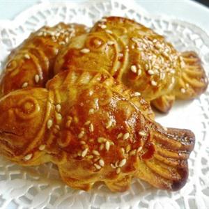 Cách làm bánh Trung thu nướng hình con cá