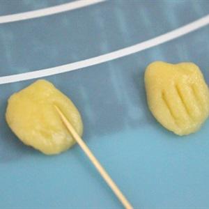 Cách làm bánh trung thu nướng hình con gà