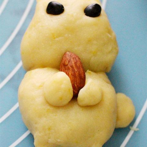 Cách làm bánh trung thu nướng hình con sóc