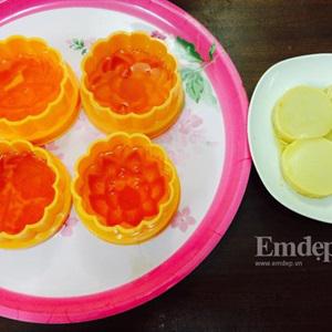 Cách làm bánh trung thu rau câu vị dâu tây