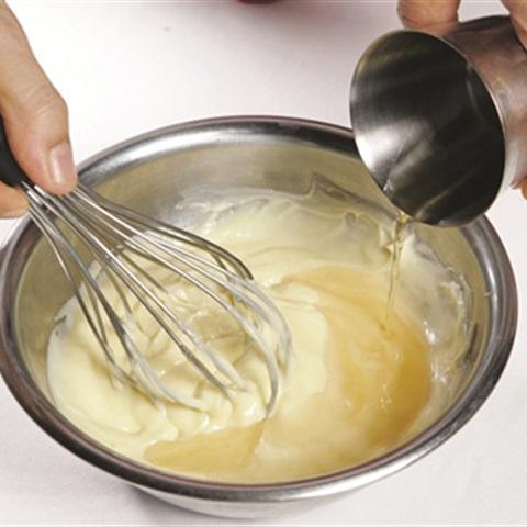 Cách làm bánh waffle dâu chuối