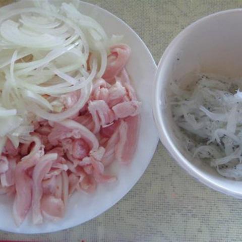 Cách làm bánh xèo cá ngần