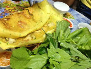 Bánh xèo chảo giòn ruộm ăn là ghiền