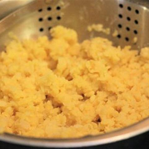 Cách làm bánh xèo nhân nấm và tôm