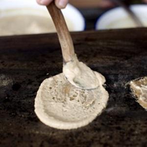 Cách làm bánh xèo nhân xoài