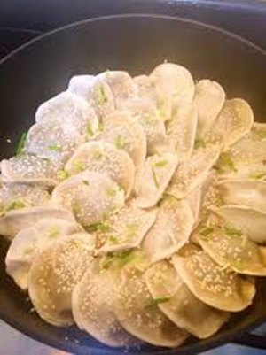 Bánh xếp  tôm thịt thơm ngon hấp dẫn