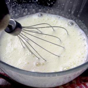 Cách làm bánh xoài cuộn