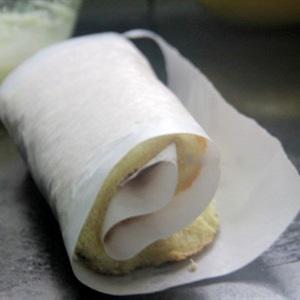 Cách làm bánh xoài cuộn