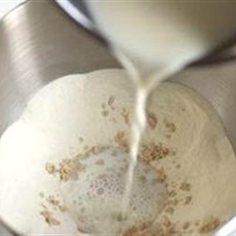 Cách làm bánh xốp cà chua