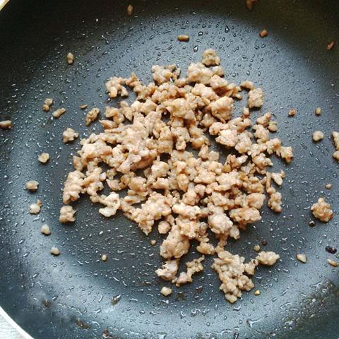 Cách làm bánh xúc xích chiên