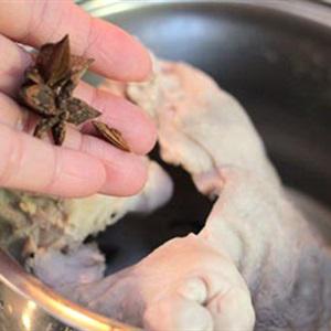 Cách làm bao tu heo nấu hoa hồi