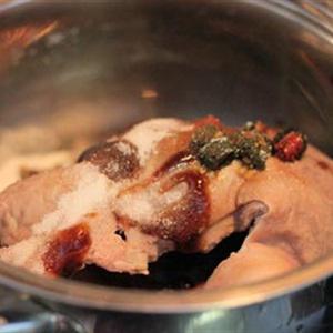 Cách làm bao tu heo nấu hoa hồi