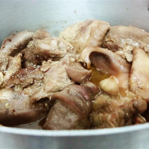 Cách làm bao tử heo nấu ngũ vị hương
