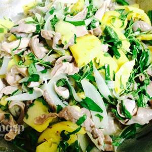 Cách làm bao tử heo xào thơm