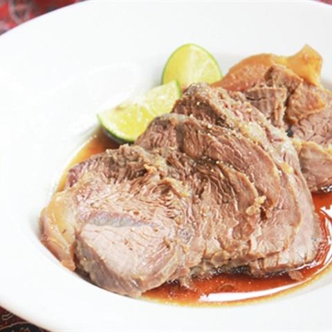 Cách làm bắp bò hầm áp chảo