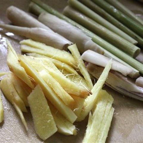 Cách làm bắp bò kho gừng sả