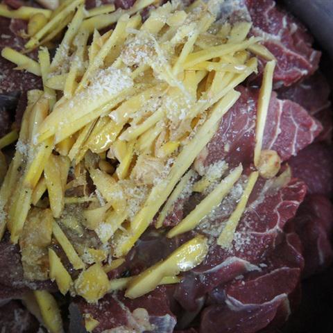 Cách làm bắp bò kho khô