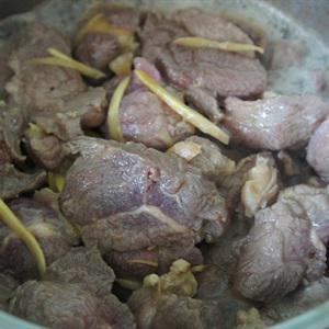 Cách làm bắp bò kho khô