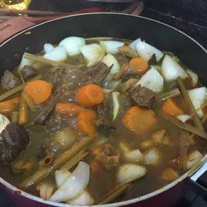 Cách làm bắp bò kho