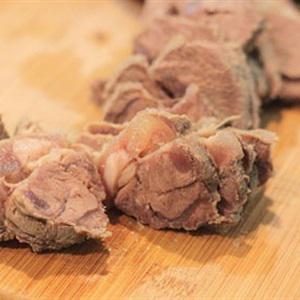 Cách làm bắp bò luộc gừng sả