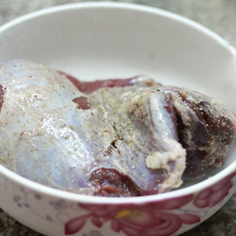 Cách làm bắp bò luộc nước mắm