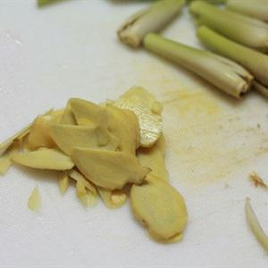 Cách làm bắp bò luộc nước mắm