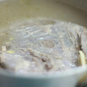 Cách làm bắp bò luộc nước mắm