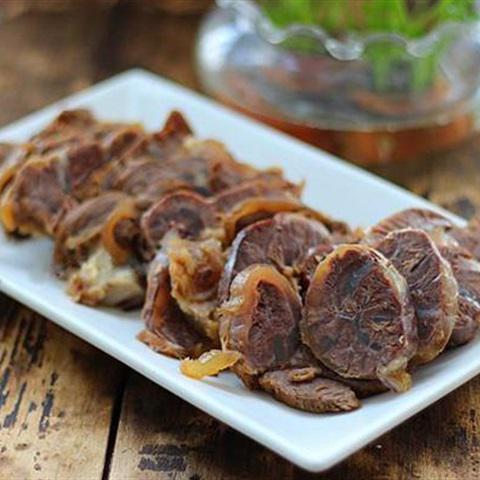 Cách làm bắp bò luộc