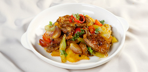 Bắp bò xào xốt tiêu xanh