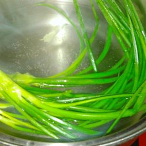 Cách làm bắp cải cuộn thịt nấm