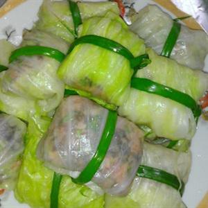 Cách làm bắp cải cuộn thịt nấm