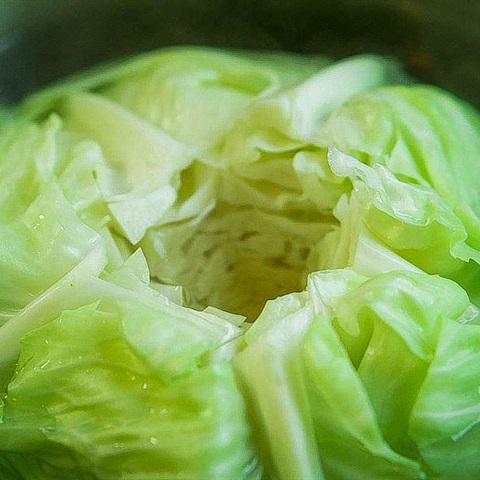 Cách làm bắp cải cuộn thịt sốt nấm