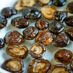 Cách làm bắp cải cuộn thịt sốt nấm