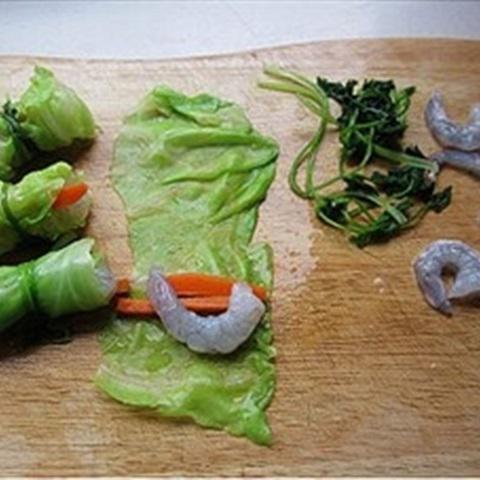 Cách làm bắp cải cuộn tôm