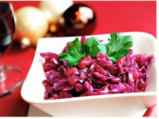 Bắp cải tím xào táo