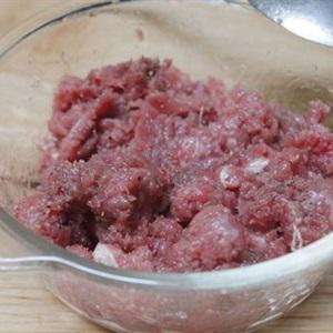 Cách làm bắp cải xào kiểu Thái