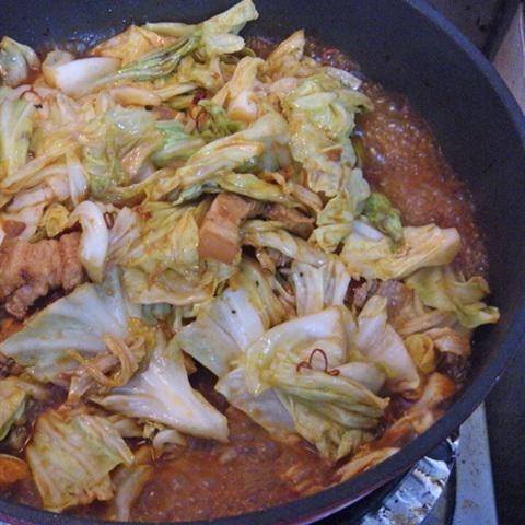 Cách làm bắp cải xào thịt ba chỉ