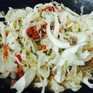 Cách làm bắp cải xào thịt bò