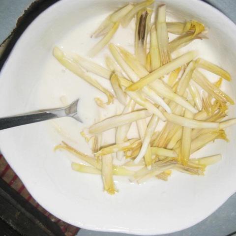 Cách làm bắp chuối chiên giòn