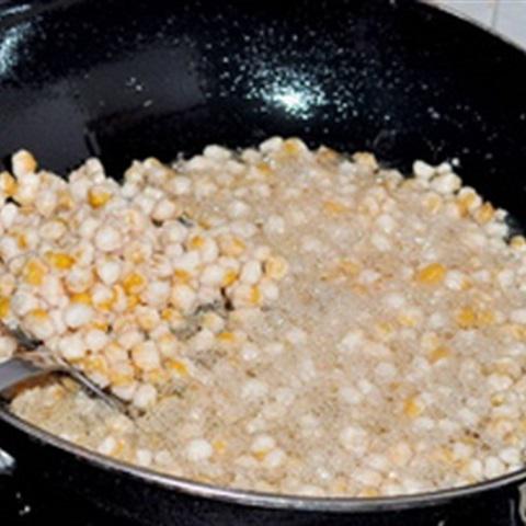 Cách làm bắp mỹ chiên trứng muối