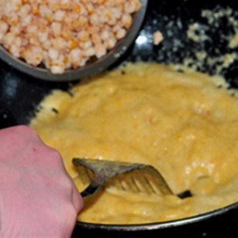 Cách làm bắp mỹ chiên trứng muối