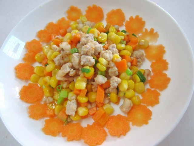 Bắp ngọt xào thịt cho bé