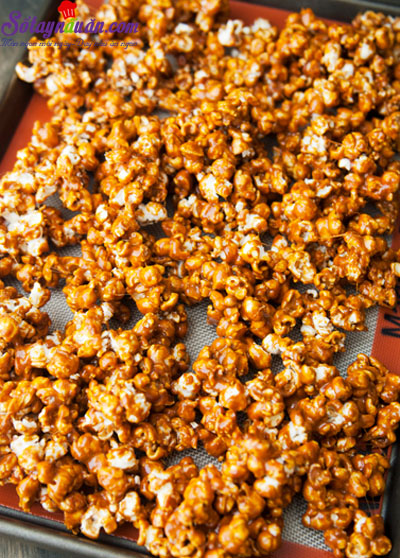 Bắp rang bơ caramel tự làm cực dễ cực ngon