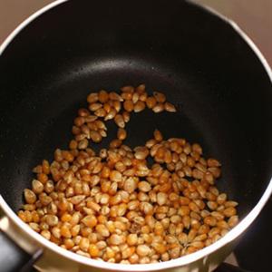 Cách làm bắp rang bơ đường