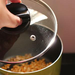 Cách làm bắp rang bơ đường