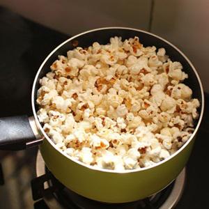 Cách làm bắp rang bơ đường