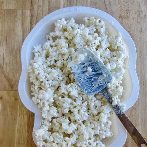 Cách làm bắp rang bơ hình đầu lâu