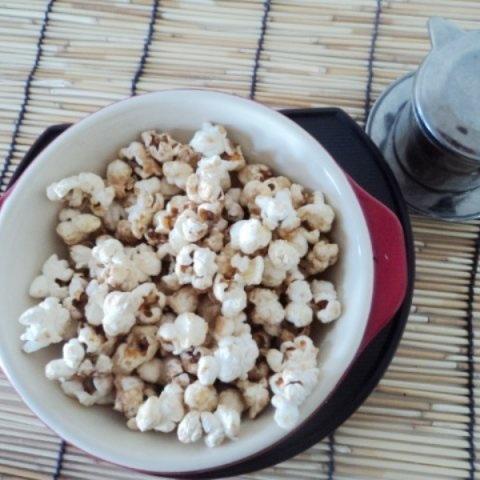 Cách làm bắp rang bơ hương cà phê